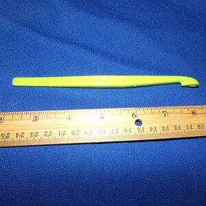 Tupperware Citrus Peeler - Green Plastic